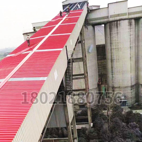 輸煤（méi）橋頂（dǐng）上彩（cǎi）鋼安裝