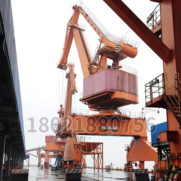 港口象鼻吊除鏽防腐